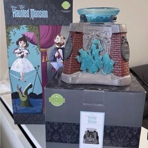 Scentsy Disney Haunted Mansion Warmer - Teal and Brick